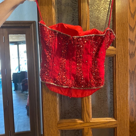 Evening wear Red Sequin Top and Skirt size 6 - Picture 1 of 9
